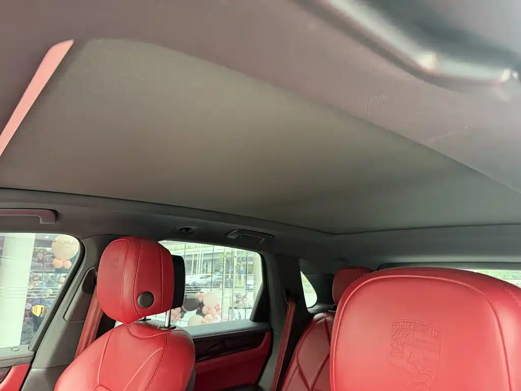 Porsche Cayenne — миниатюра 7