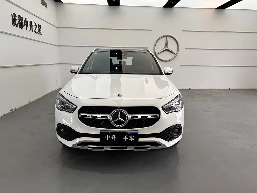 MERCEDES-BENZ GLA