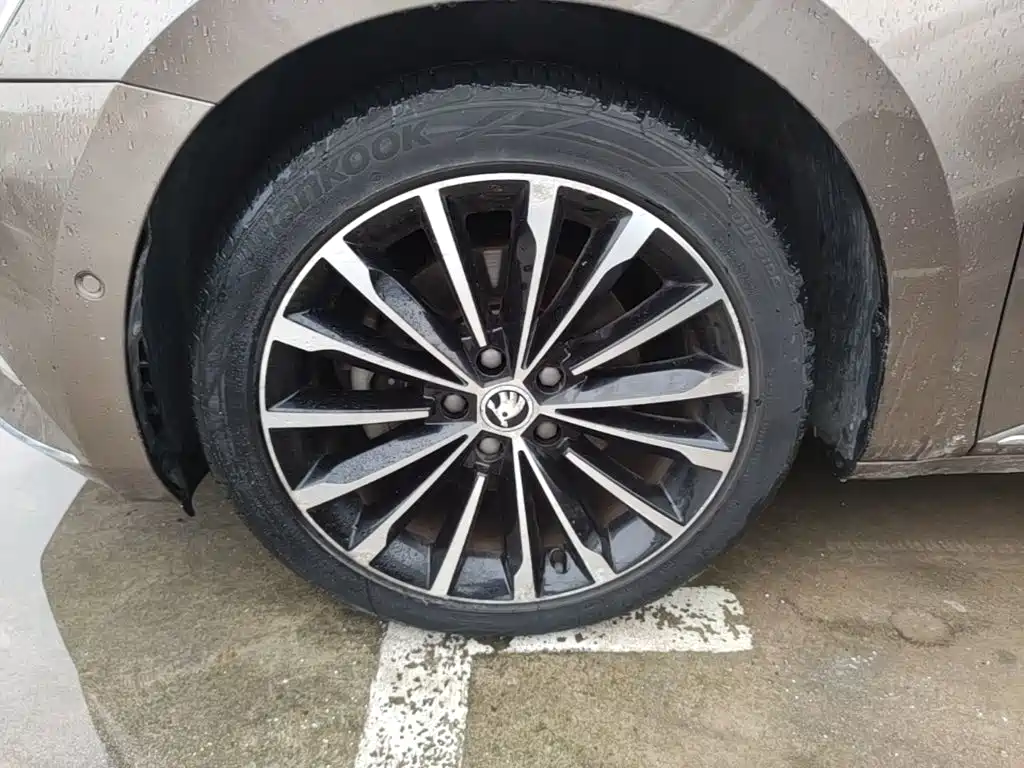 Skoda Superb — миниатюра 23