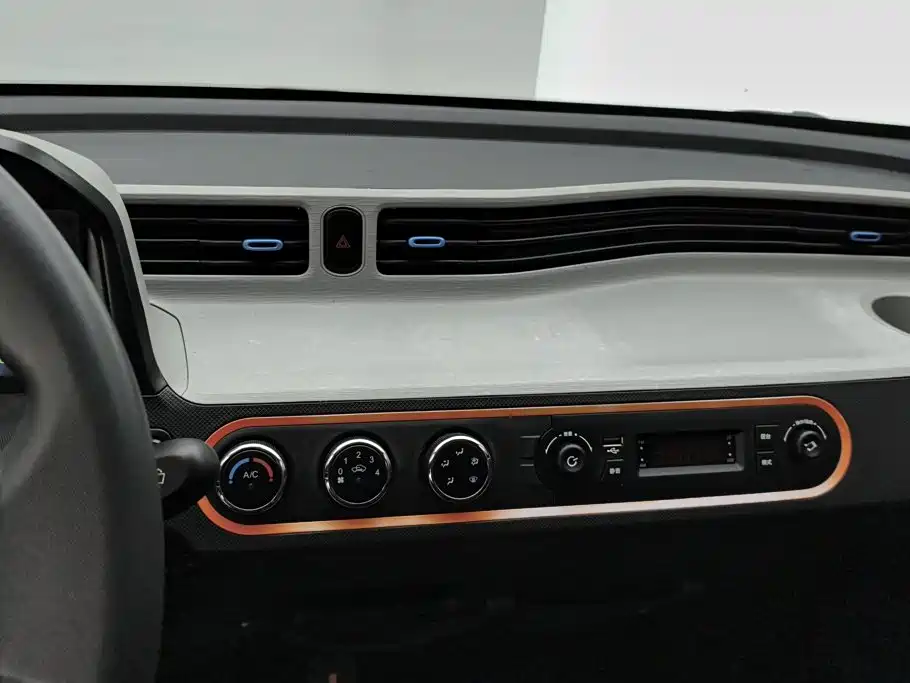 Wuling MINIEV — миниатюра 13