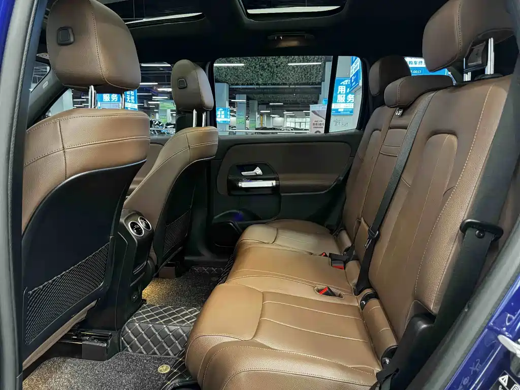 Mercedes-Benz GLB — миниатюра 12