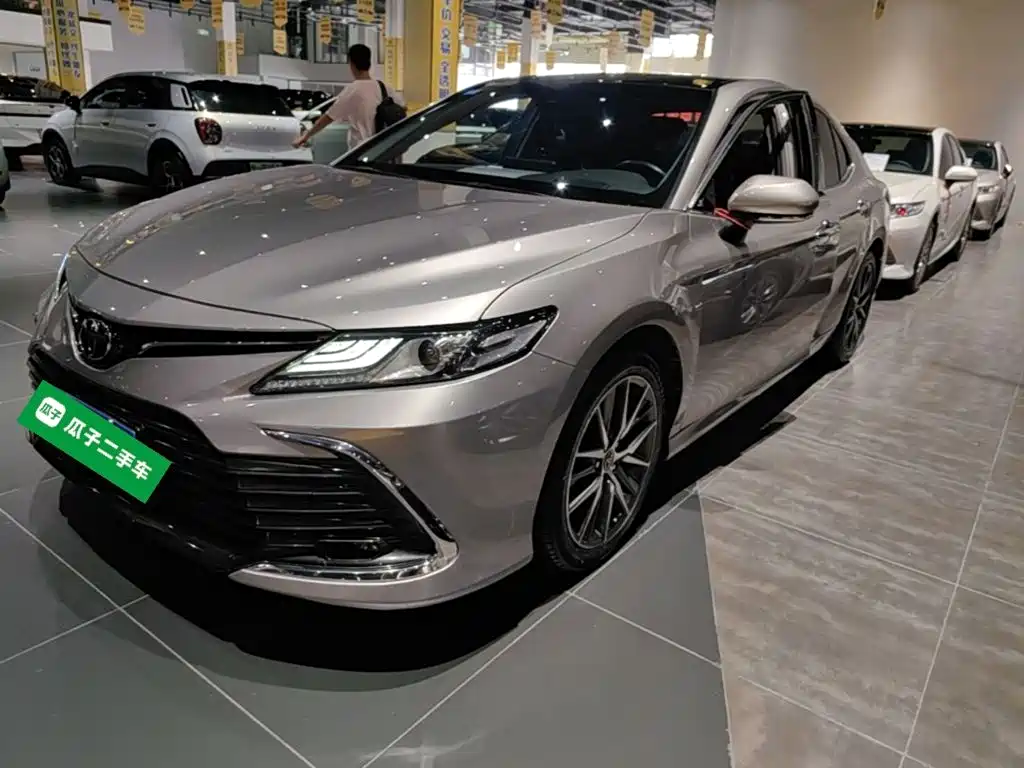 Toyota Camry — миниатюра 2