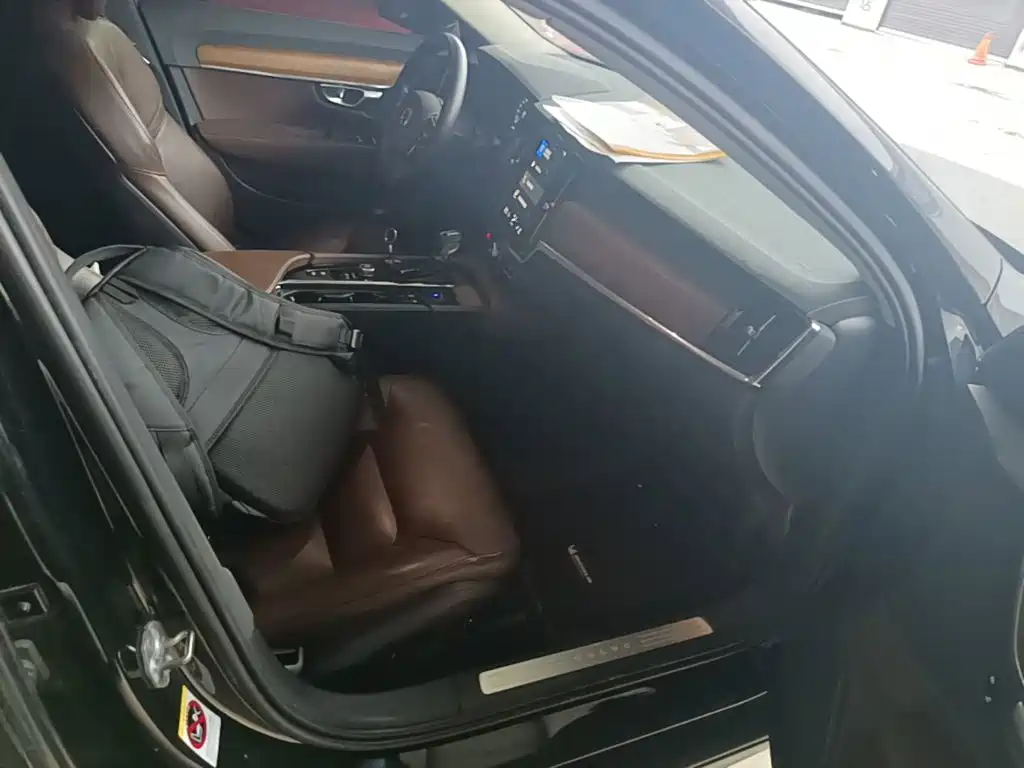 Volvo S90 — миниатюра 25