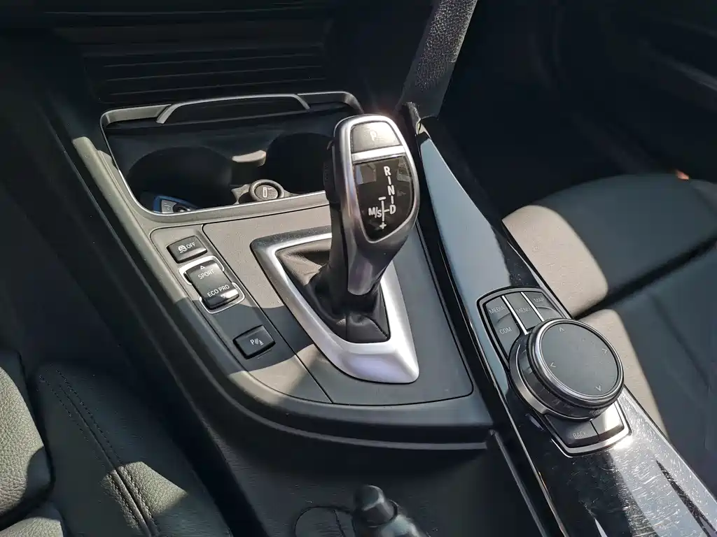 BMW 3 Series — миниатюра 15