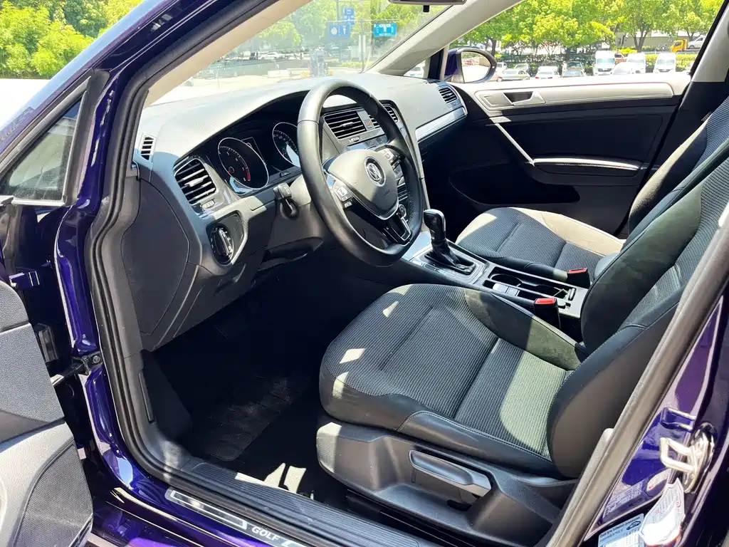 Volkswagen Golf — миниатюра 10