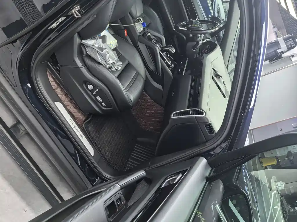 Porsche Cayenne Hybrid — миниатюра 8