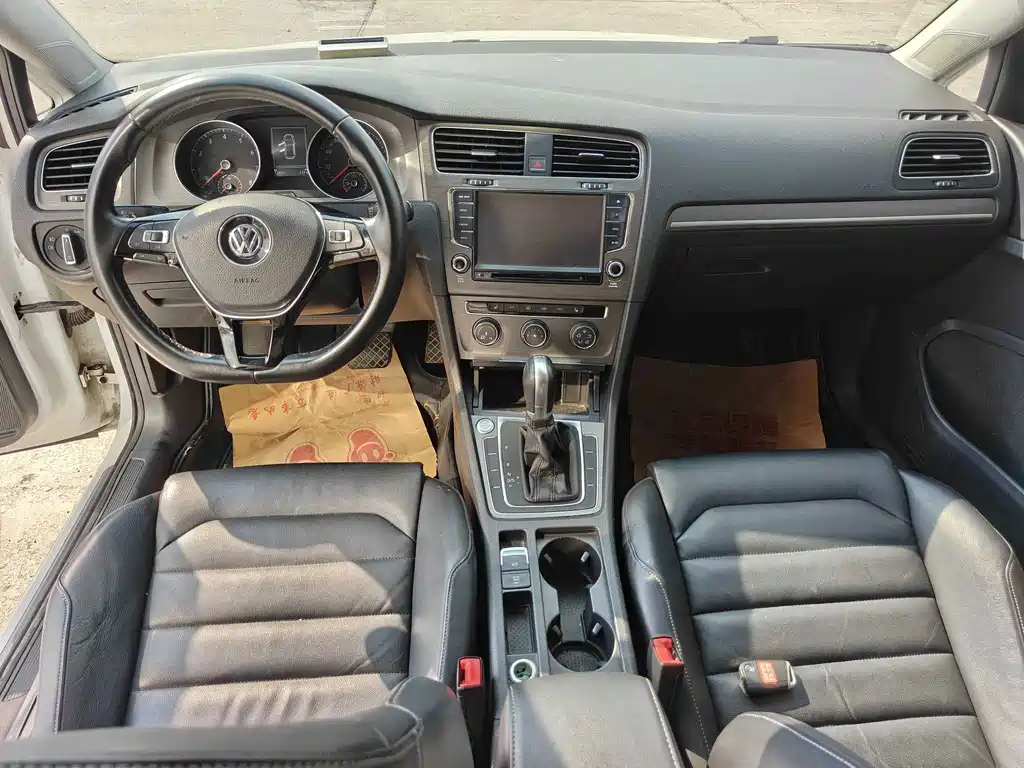 Volkswagen Golf — миниатюра 9