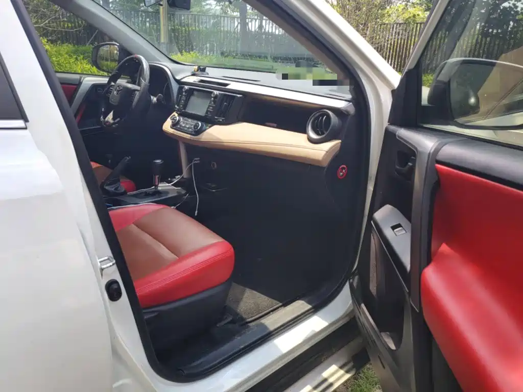 Toyota RAV4 — миниатюра 19