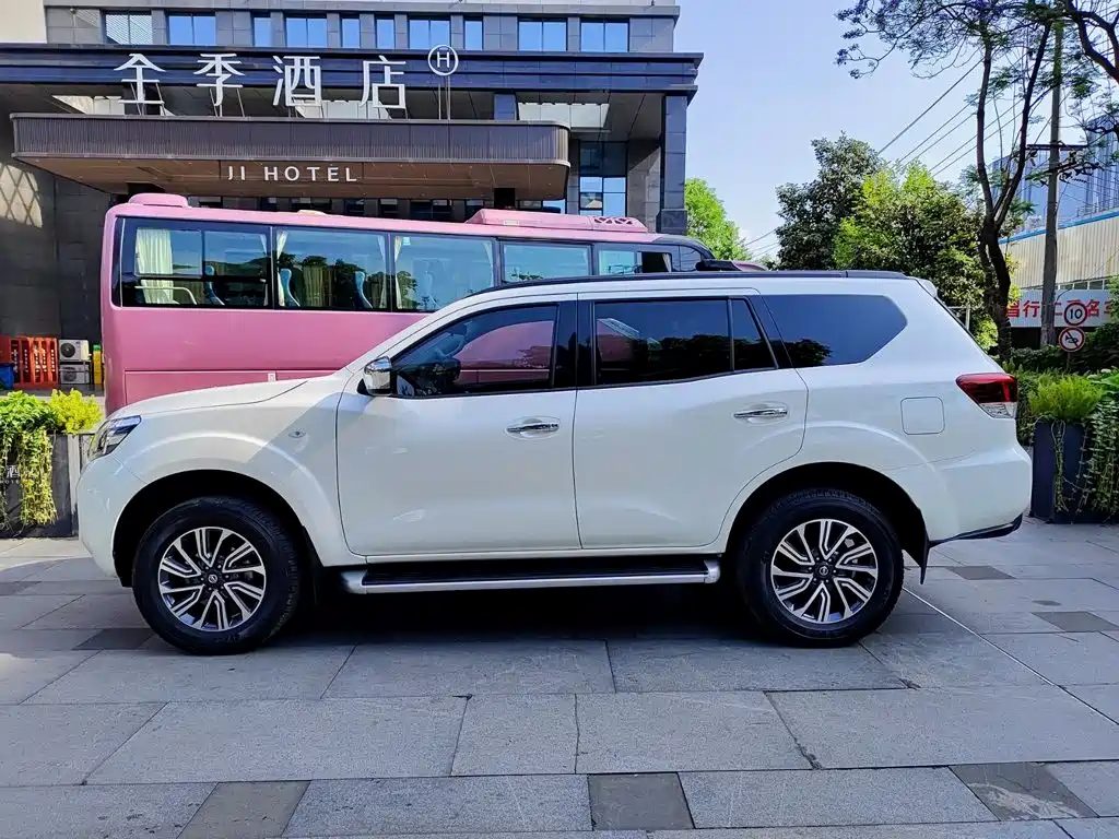 Nissan Terra — миниатюра 3