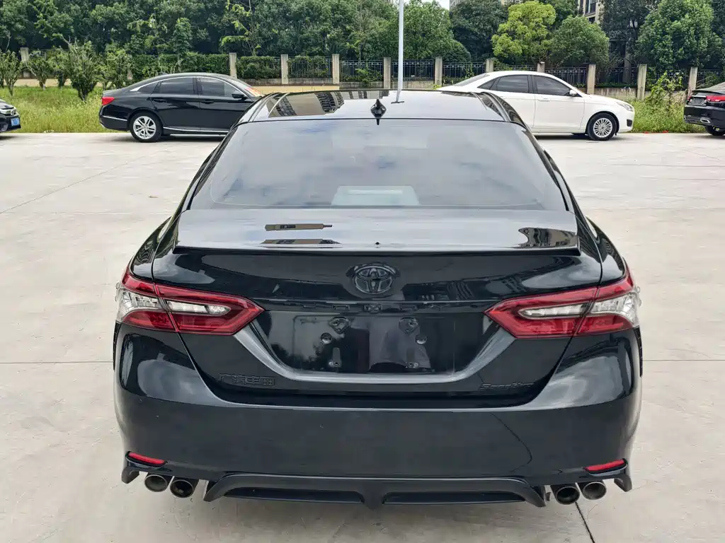 Toyota Camry — миниатюра 4