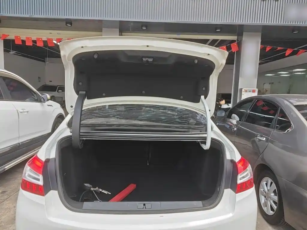 Peugeot 408 — миниатюра 19