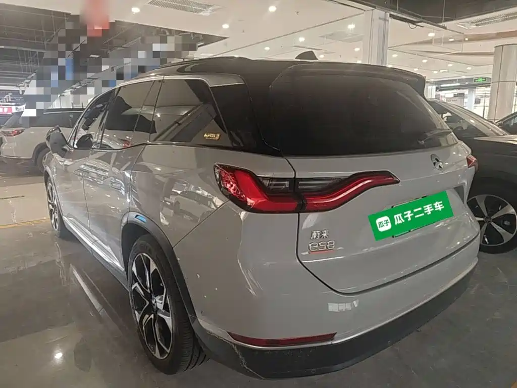 NIO ES8 2020 415KM мест