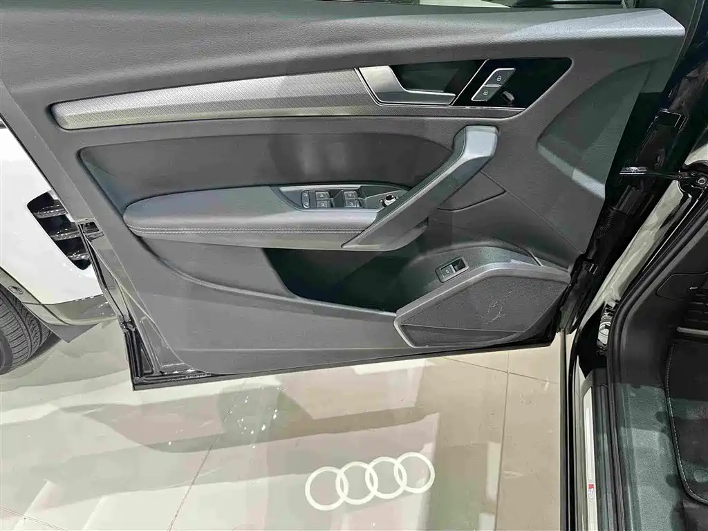 Audi Q5L — миниатюра 5