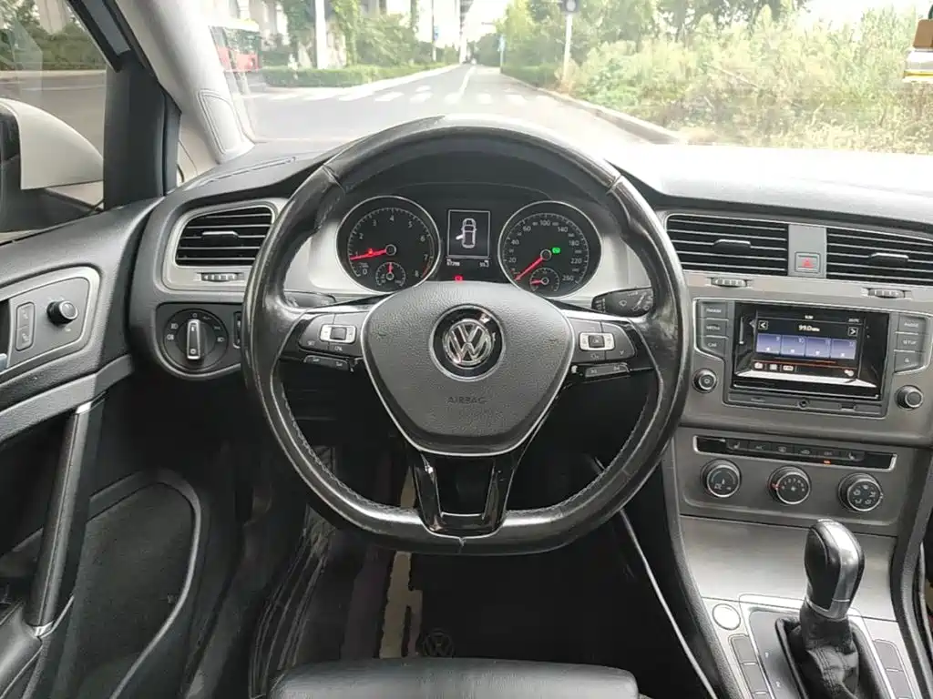 Volkswagen Golf — миниатюра 11