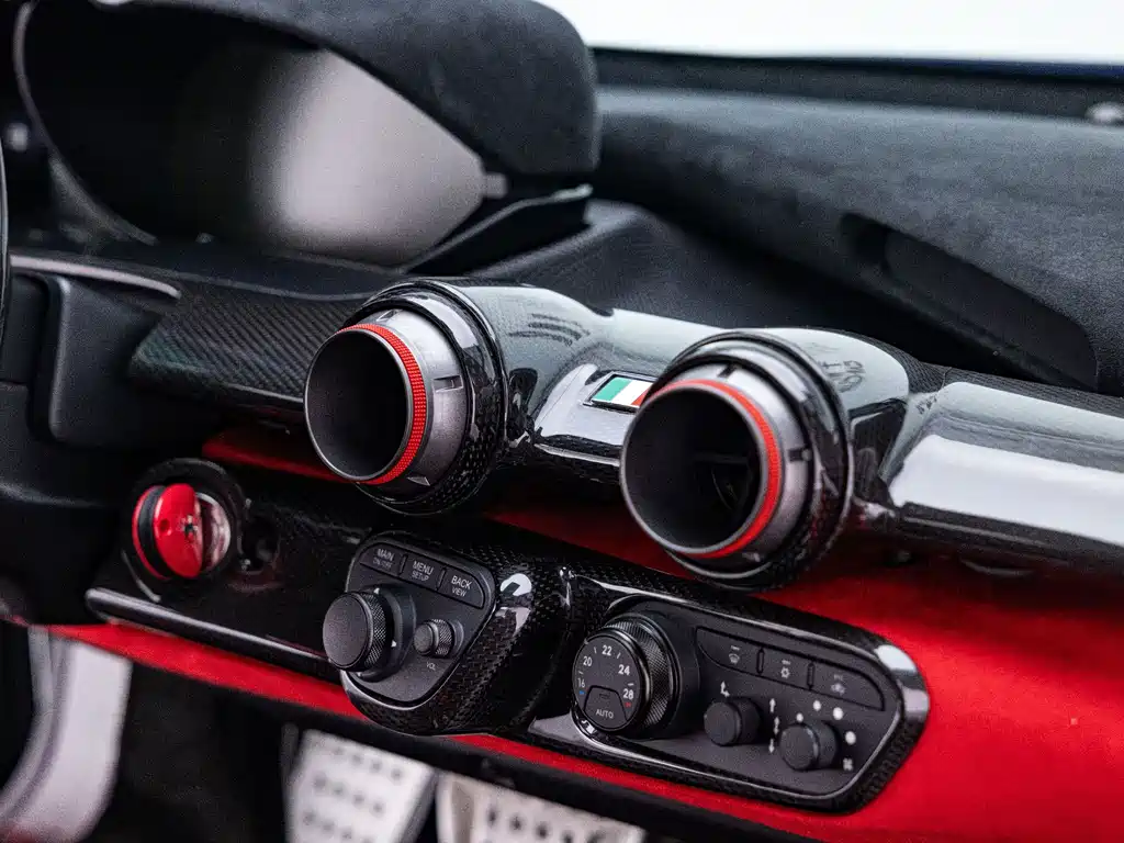 Ferrari LaFerrari 2014 6.3L Standard