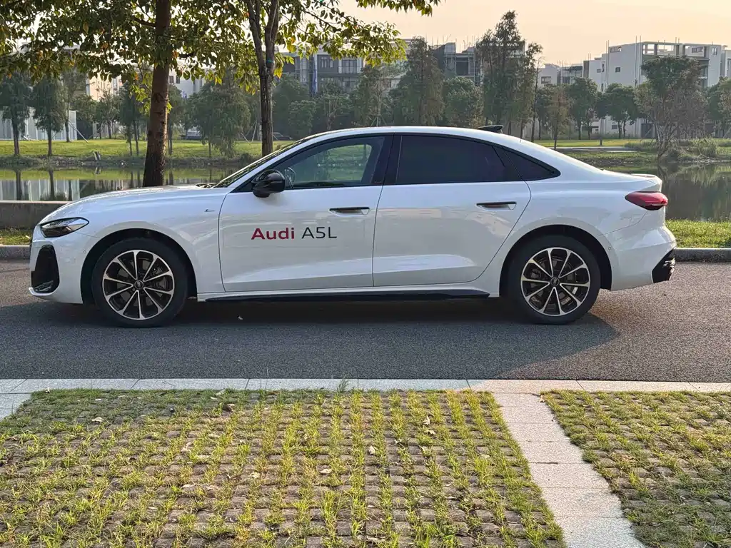 Audi A5L — миниатюра 4