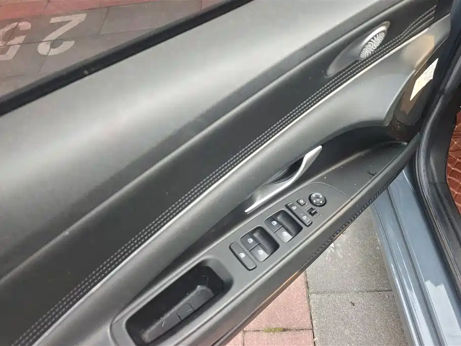 Hyundai Elantra 2021 1.5L CVT LUX Luxury