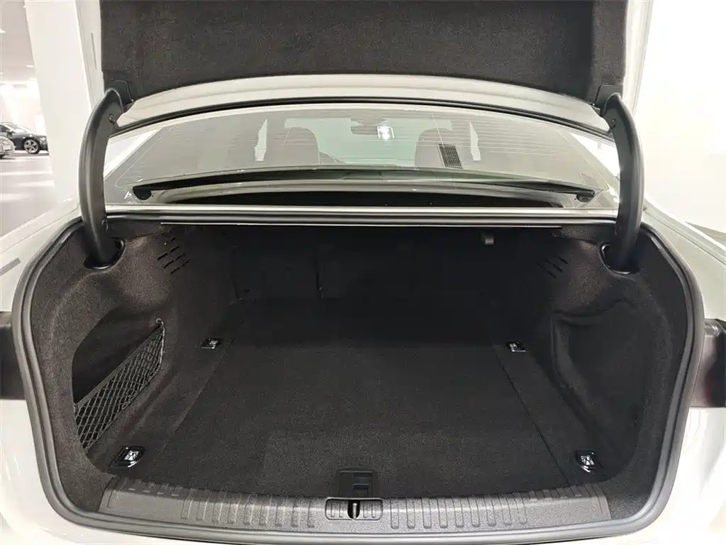 Audi A6L — миниатюра 9
