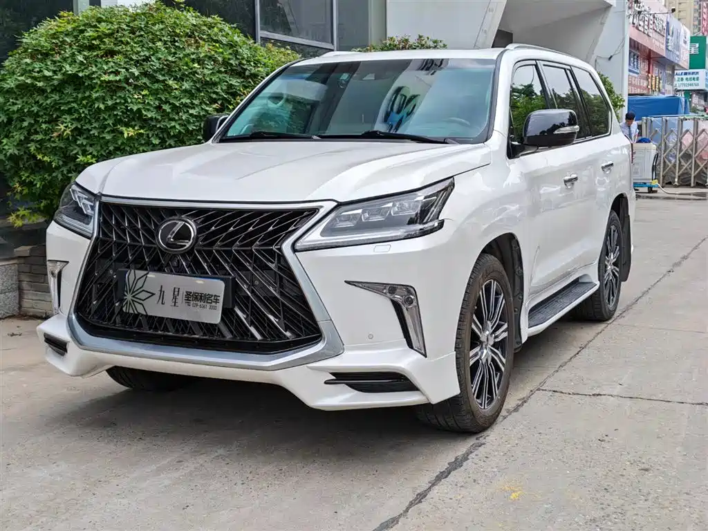 Купить Lexus LX
