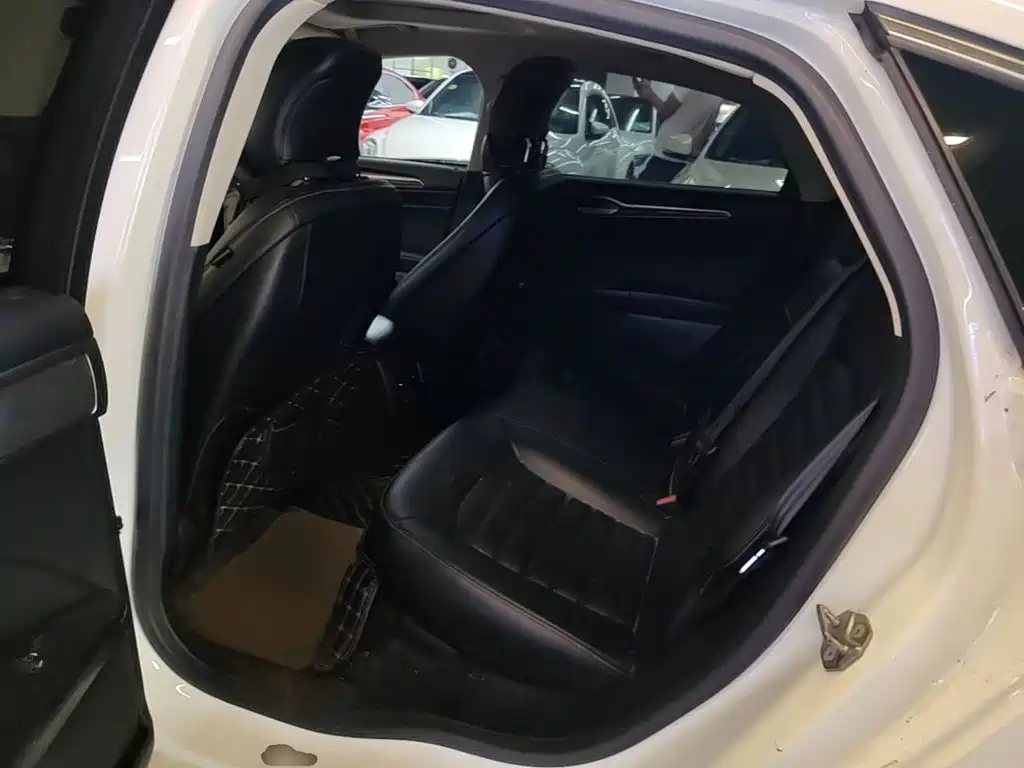 Ford Mondeo — миниатюра 17