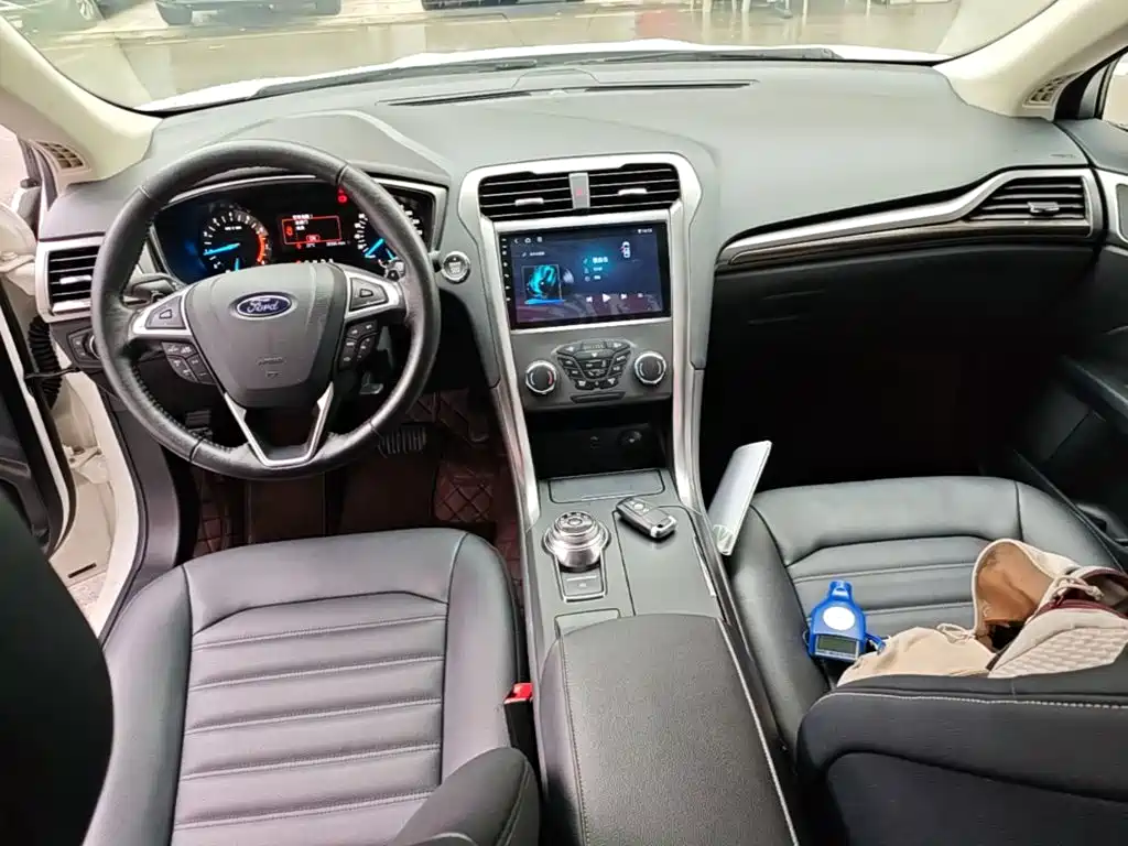 Ford Mondeo — миниатюра 10