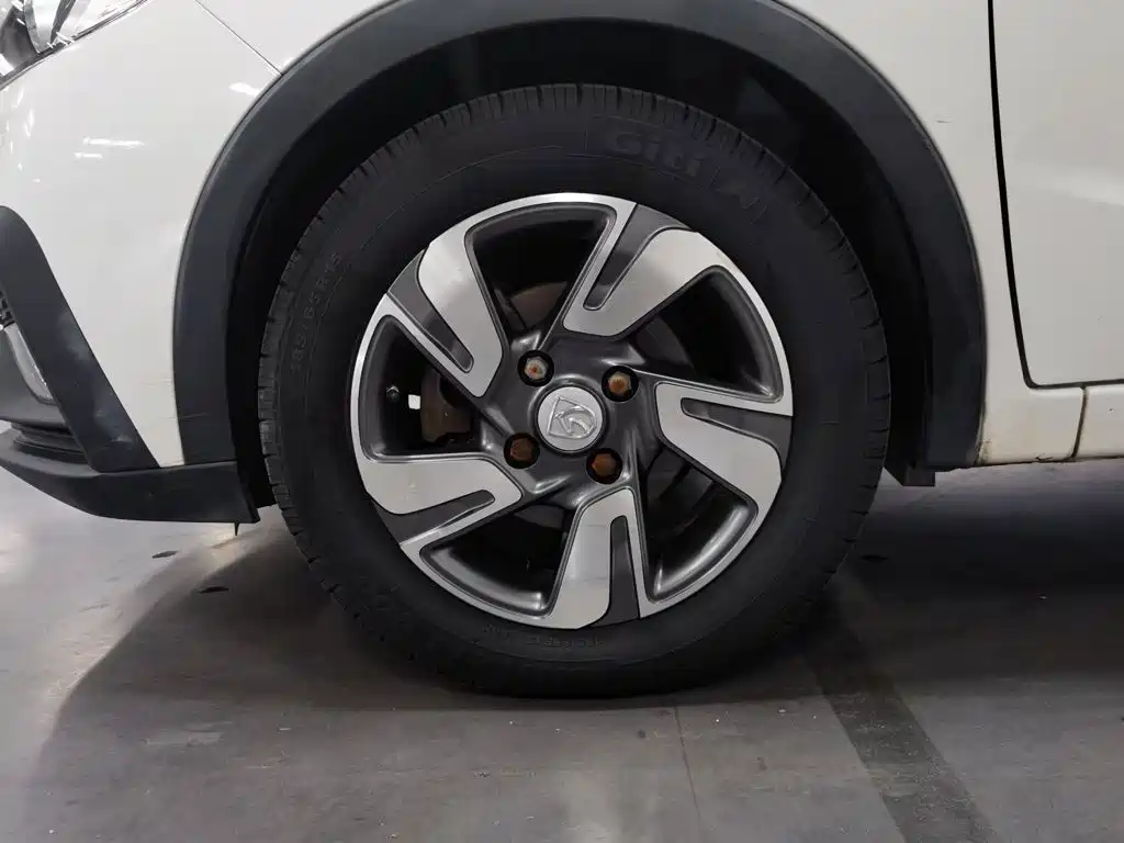 Baojun 310W — миниатюра 17