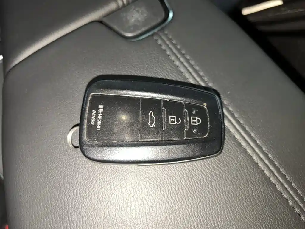 Toyota Avalon — миниатюра 9