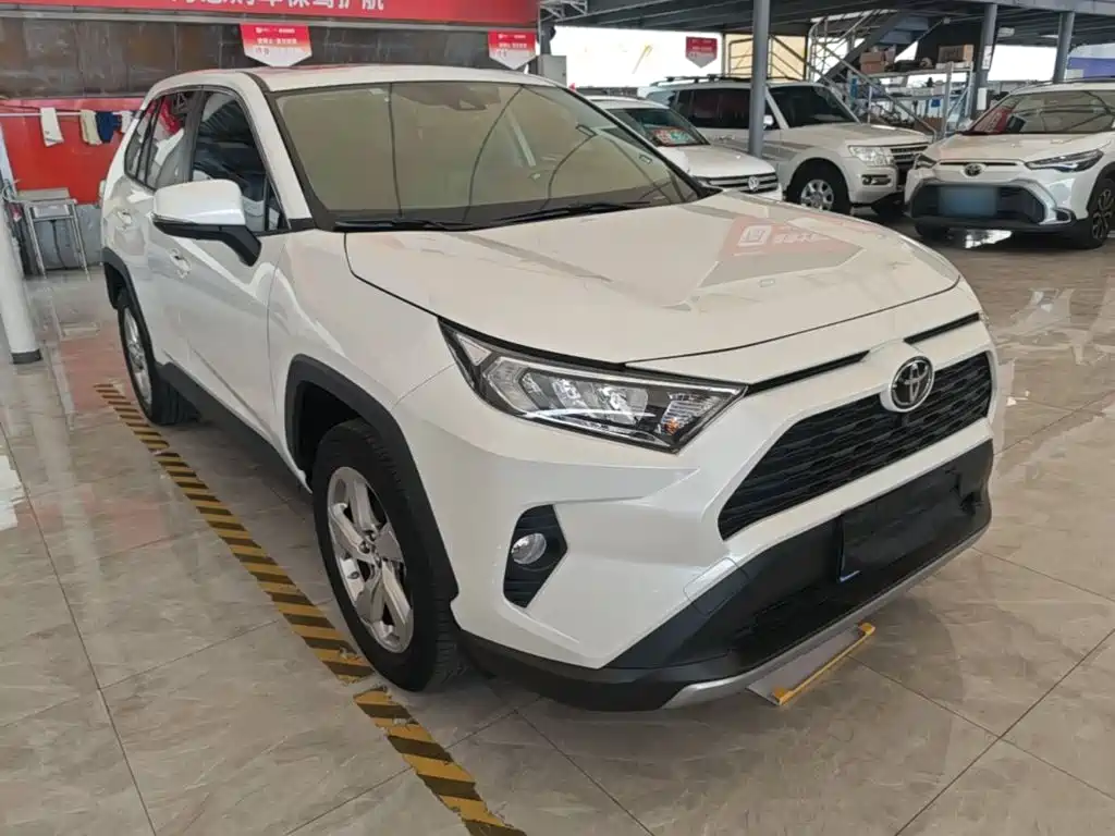 Toyota RAV4 — миниатюра 4