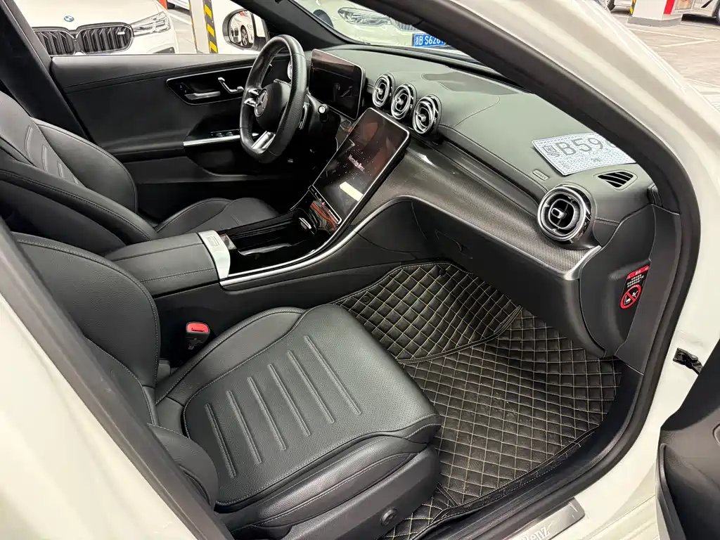 Mercedes-Benz C-Class — миниатюра 12