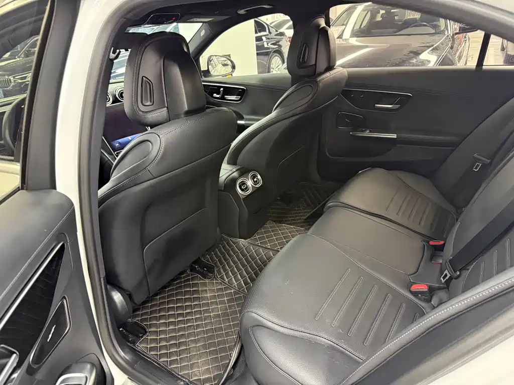 Mercedes-Benz C-Class — миниатюра 9