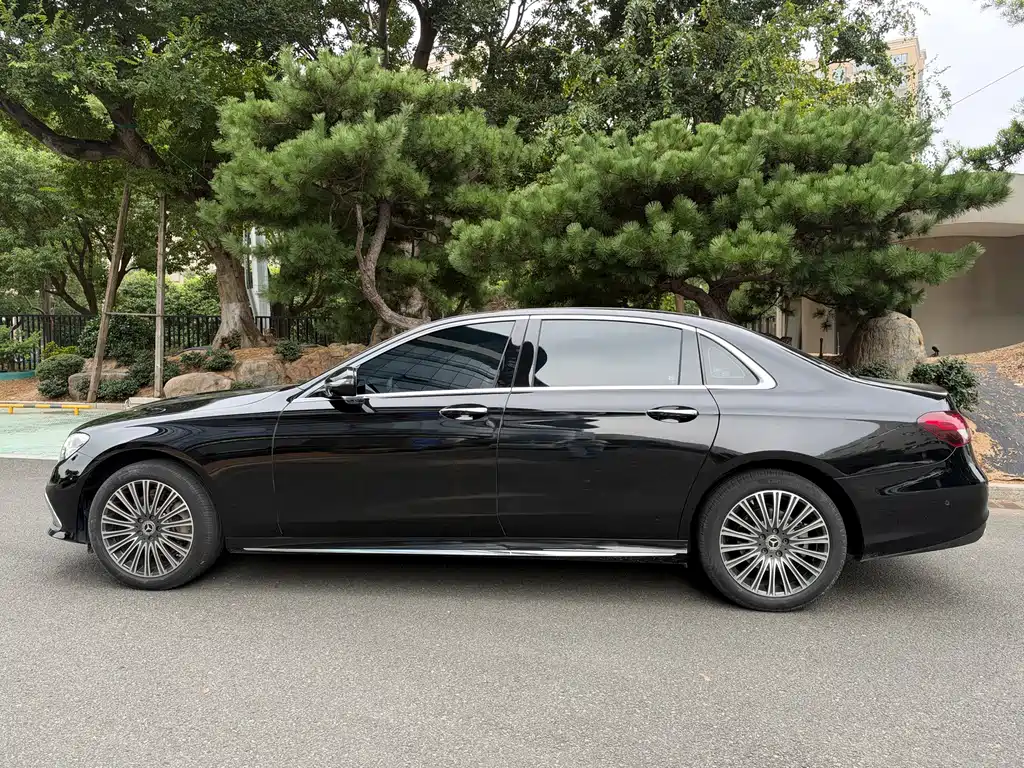 Mercedes-Benz E-Class — миниатюра 15