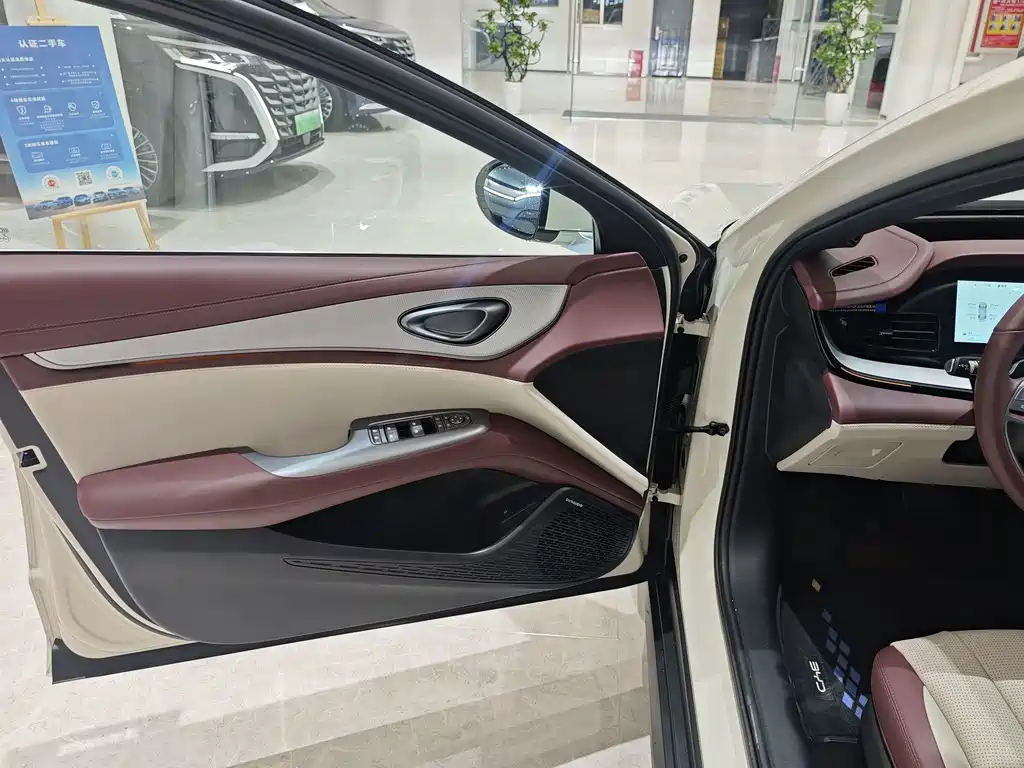 BYD Seal 07 DM-i — миниатюра 4