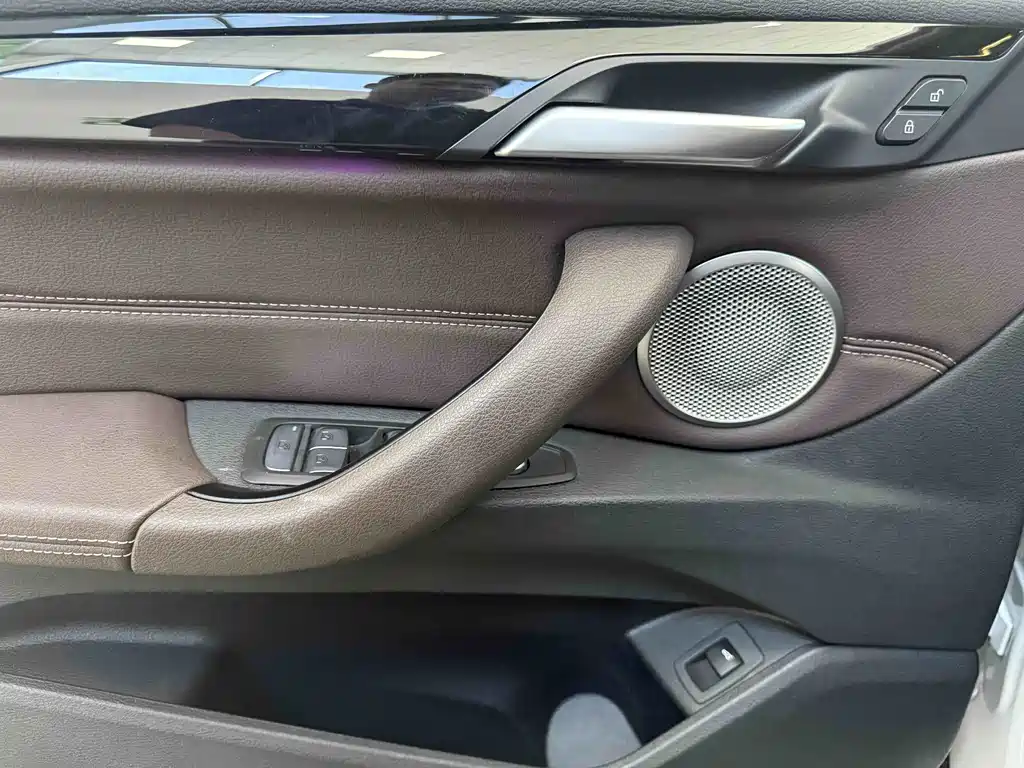 BMW X1 — миниатюра 10