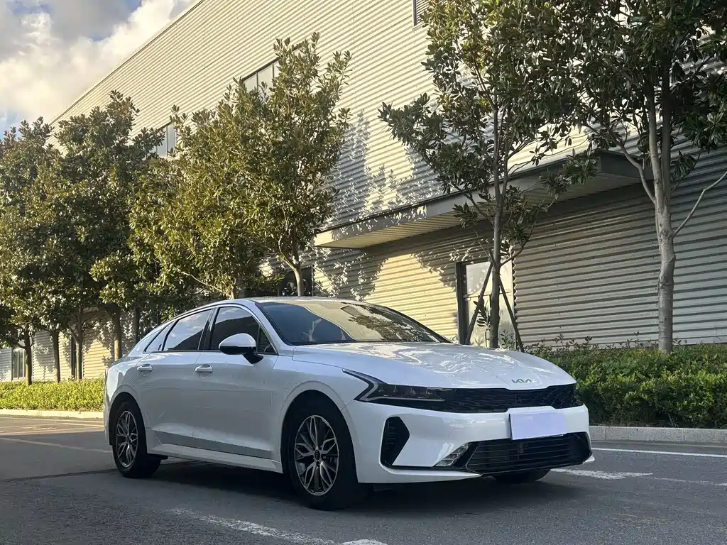 Kia K5 — миниатюра 7