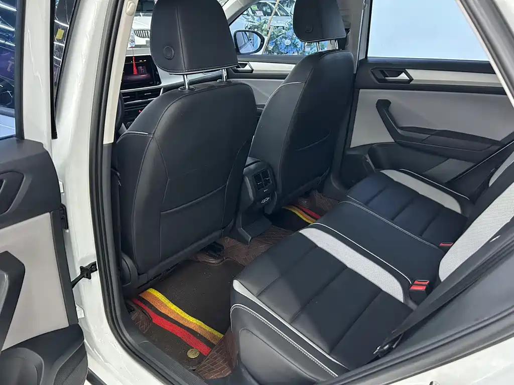 Volkswagen T-Roc 2023 280TSI DSG