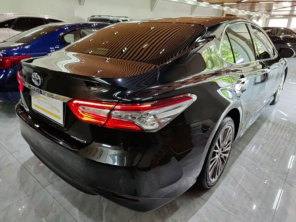 Toyota Camry — миниатюра 7