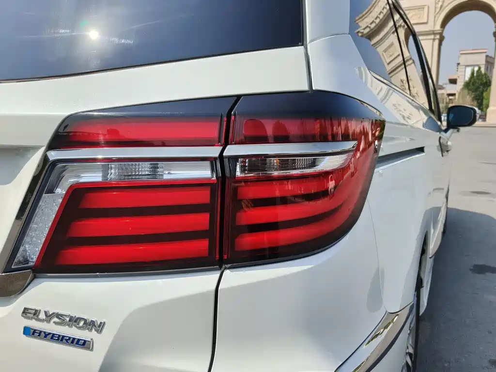 Honda Elysion — миниатюра 13