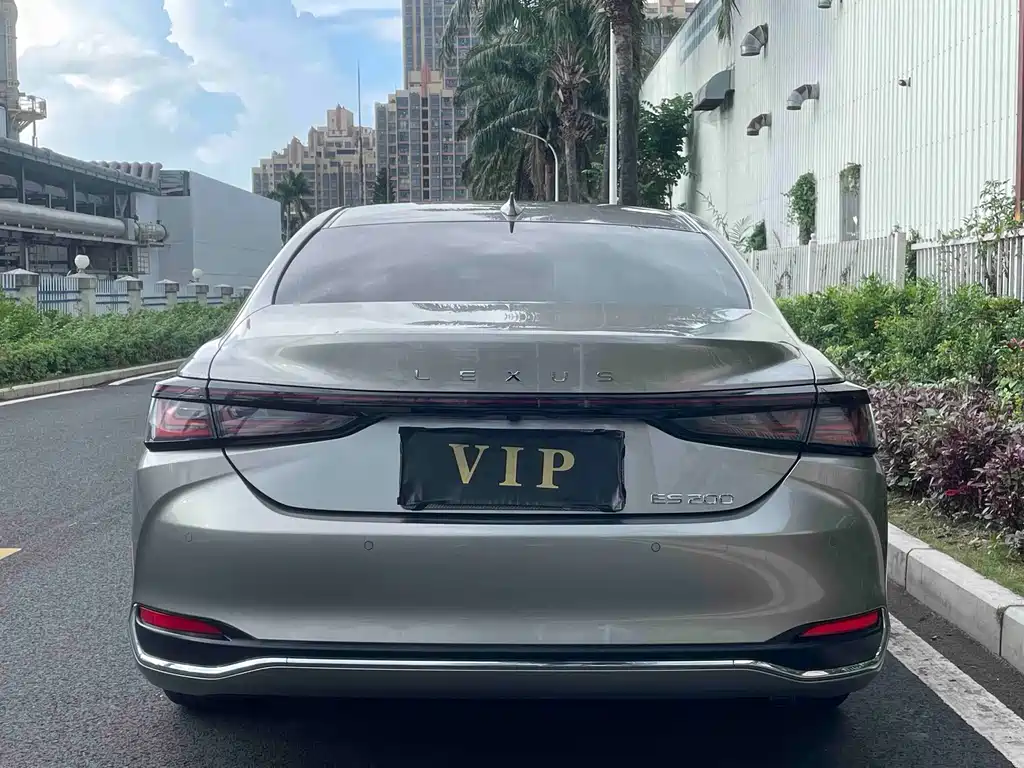 Lexus ES — миниатюра 8