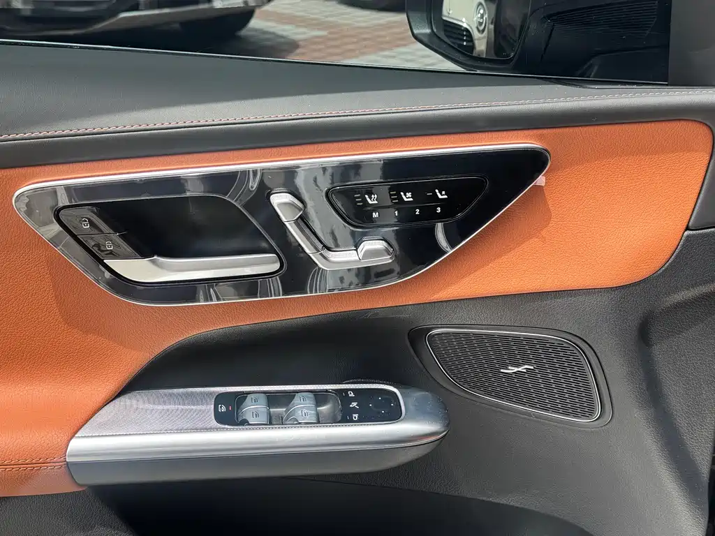 Mercedes-Benz GLC 2025 GLC 300 L 4MATIC 5 мест