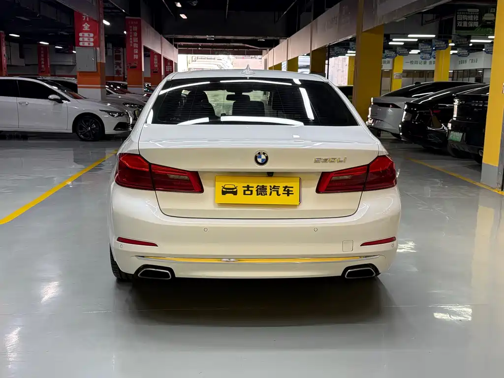 BMW 5 Series — миниатюра 6