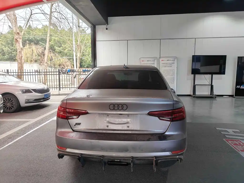 AUDI A4L