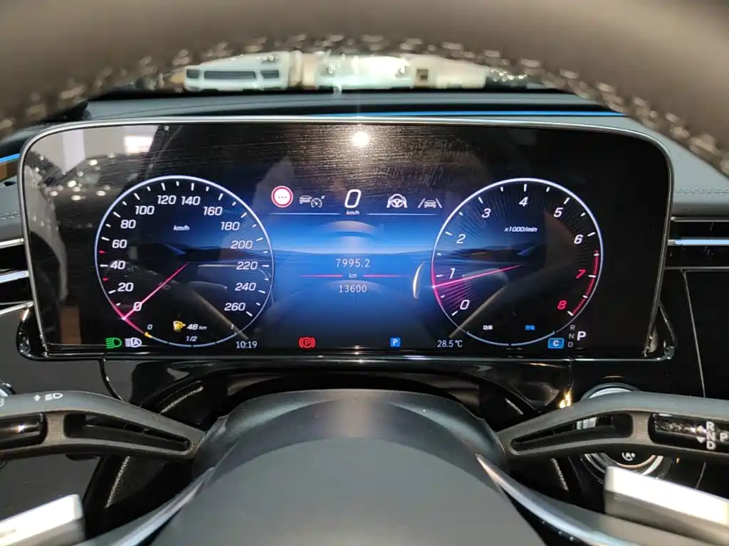 Mercedes-Benz E-Class — миниатюра 12