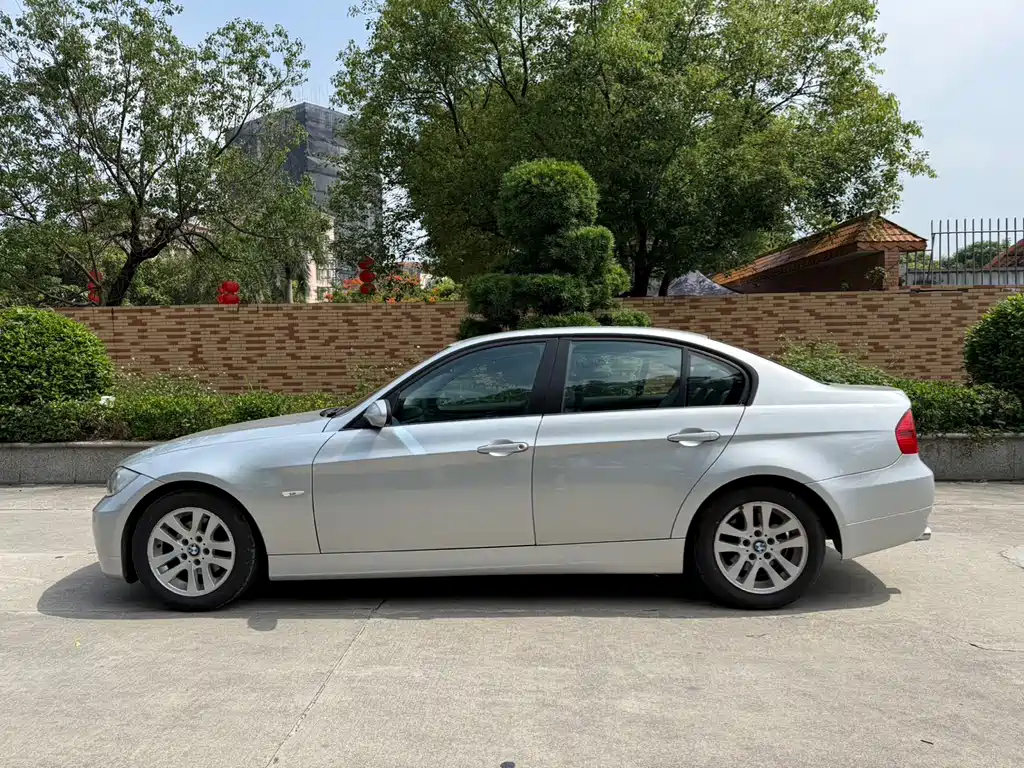 BMW 3 Series 3 2005 E90 320i