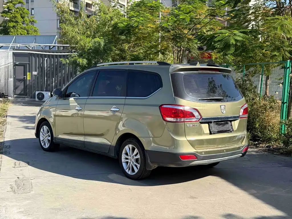 Baojun 730 2014 1.5L MT Comfort 7 мест