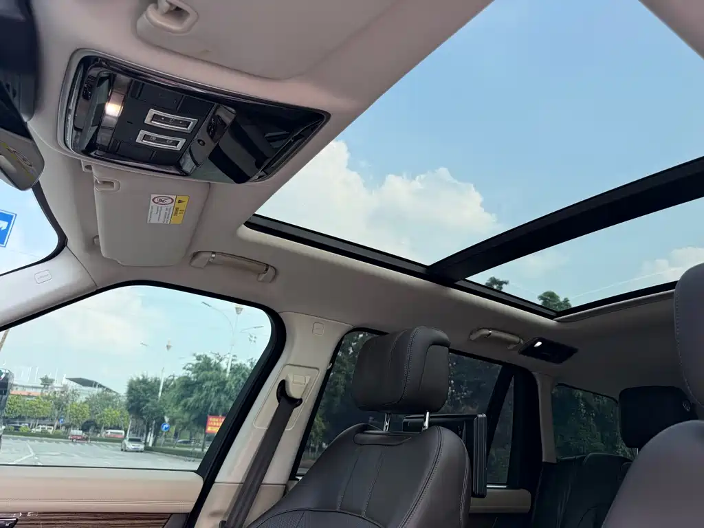 Land Rover Range Rover — миниатюра 23