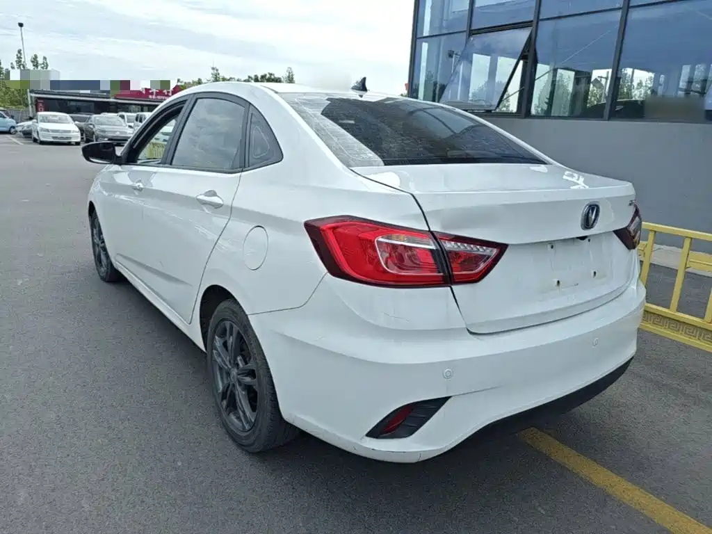 Changan Eado DT — миниатюра 5