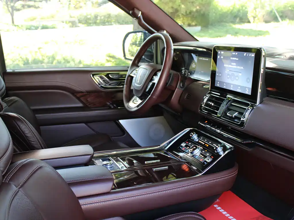 Lincoln Navigator — миниатюра 13