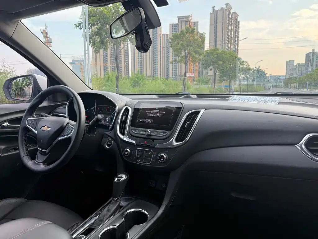Chevrolet Equinox — миниатюра 12