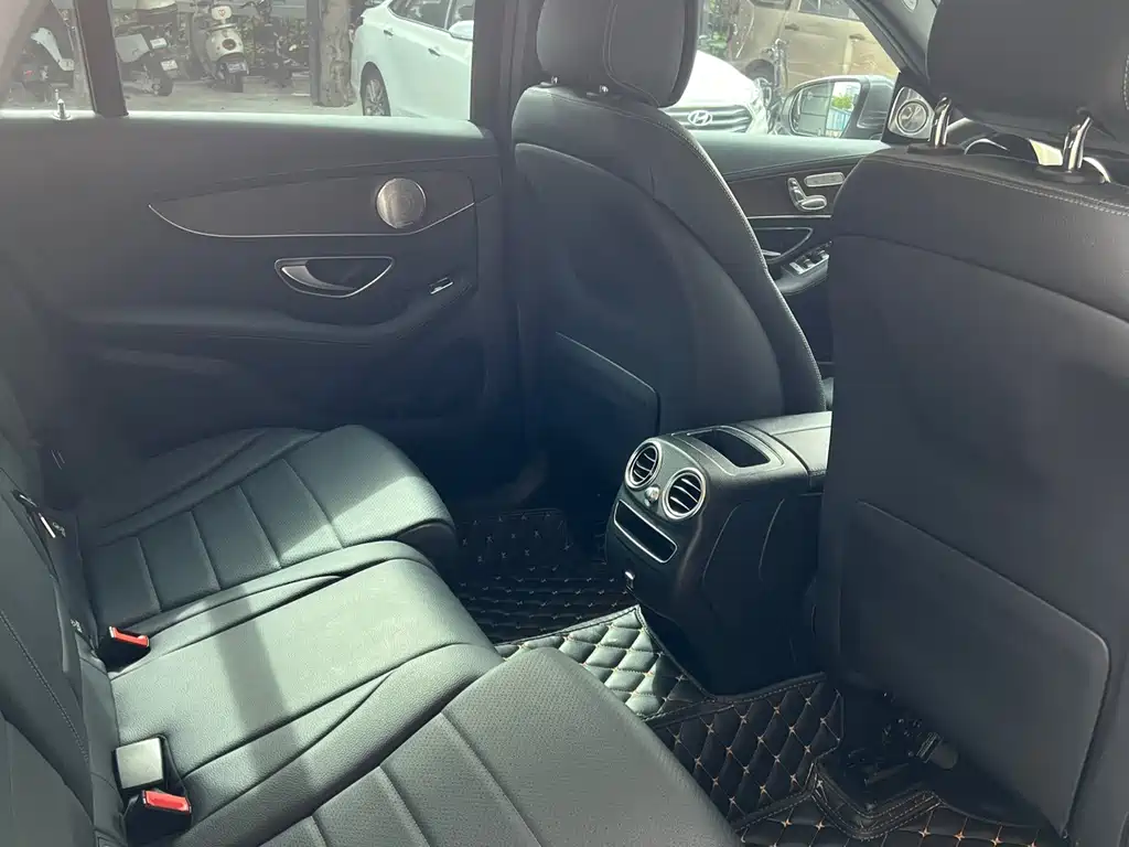 Mercedes-Benz GLC — миниатюра 12