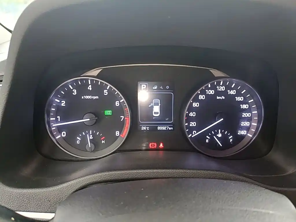 Hyundai Elantra — миниатюра 12